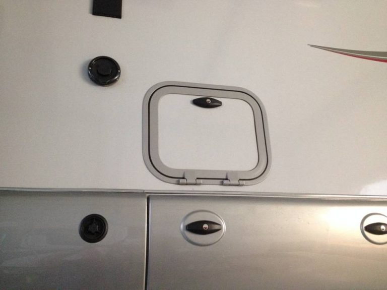 der feste Gastank kommt unter das Mobil - Umbauten am Wohnmobil