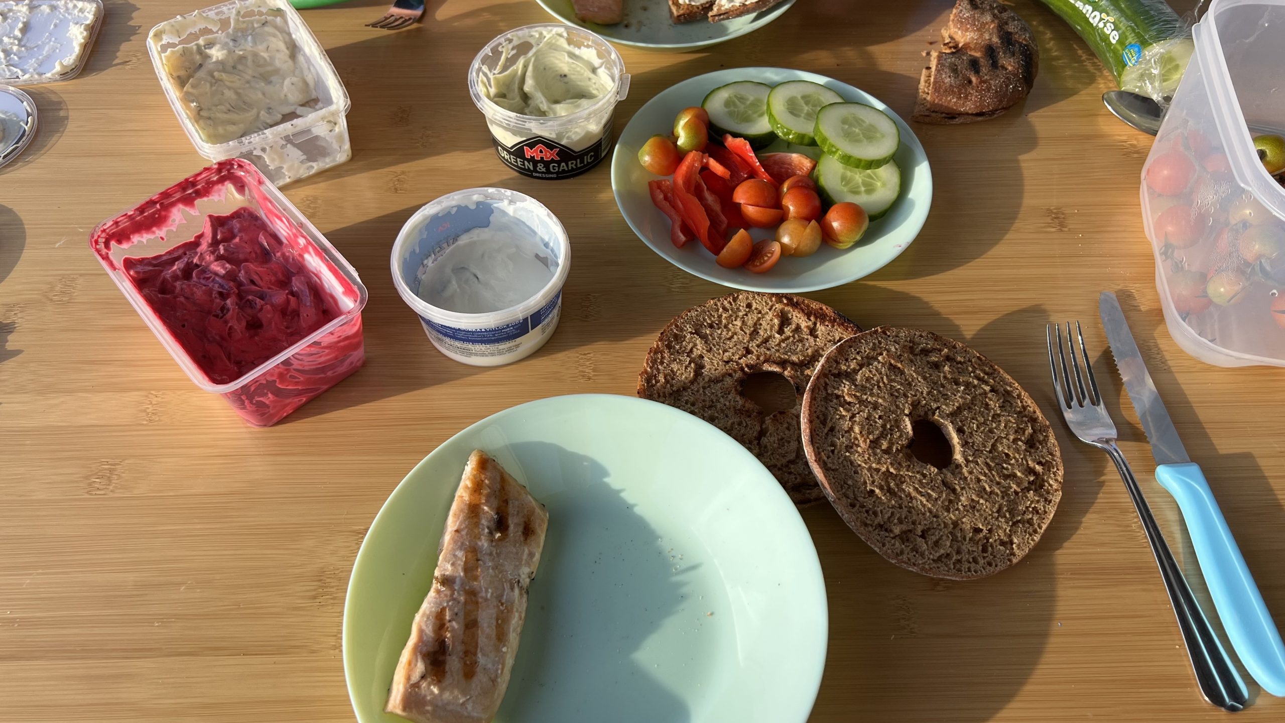 Wohnmobil in Schweden Abendbrot Lachs