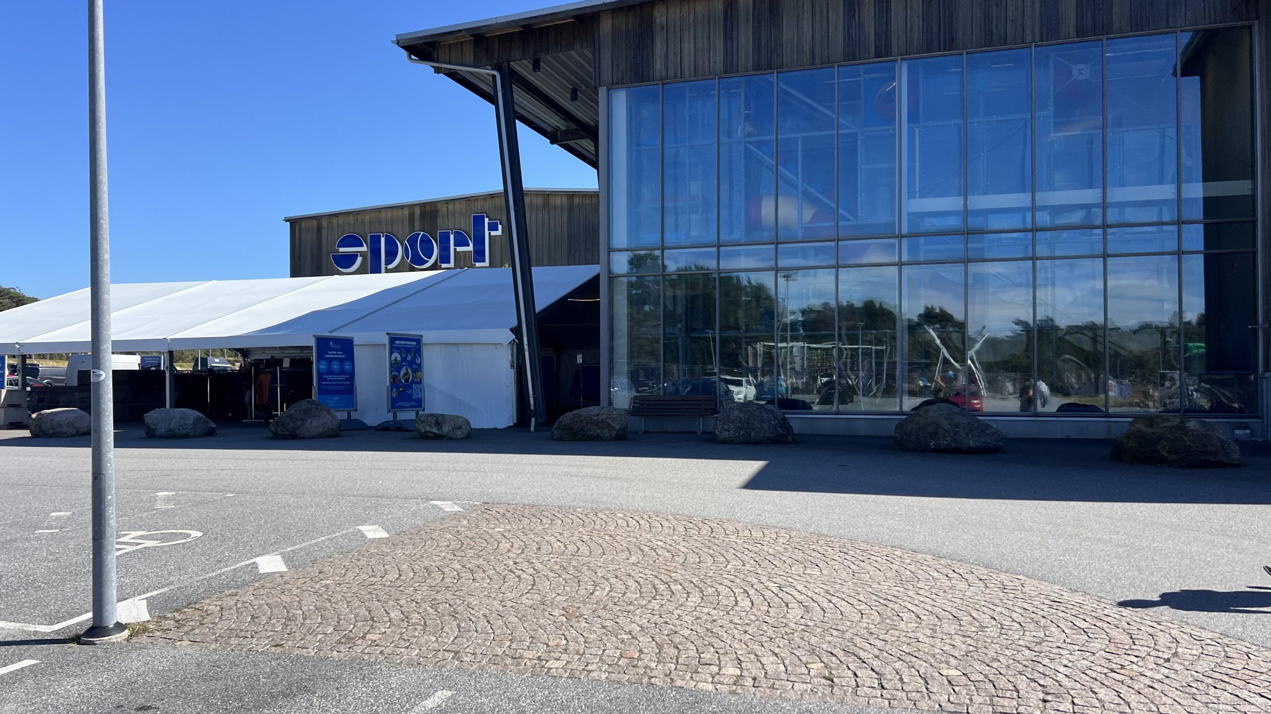 Sportklamotten inn Schweden