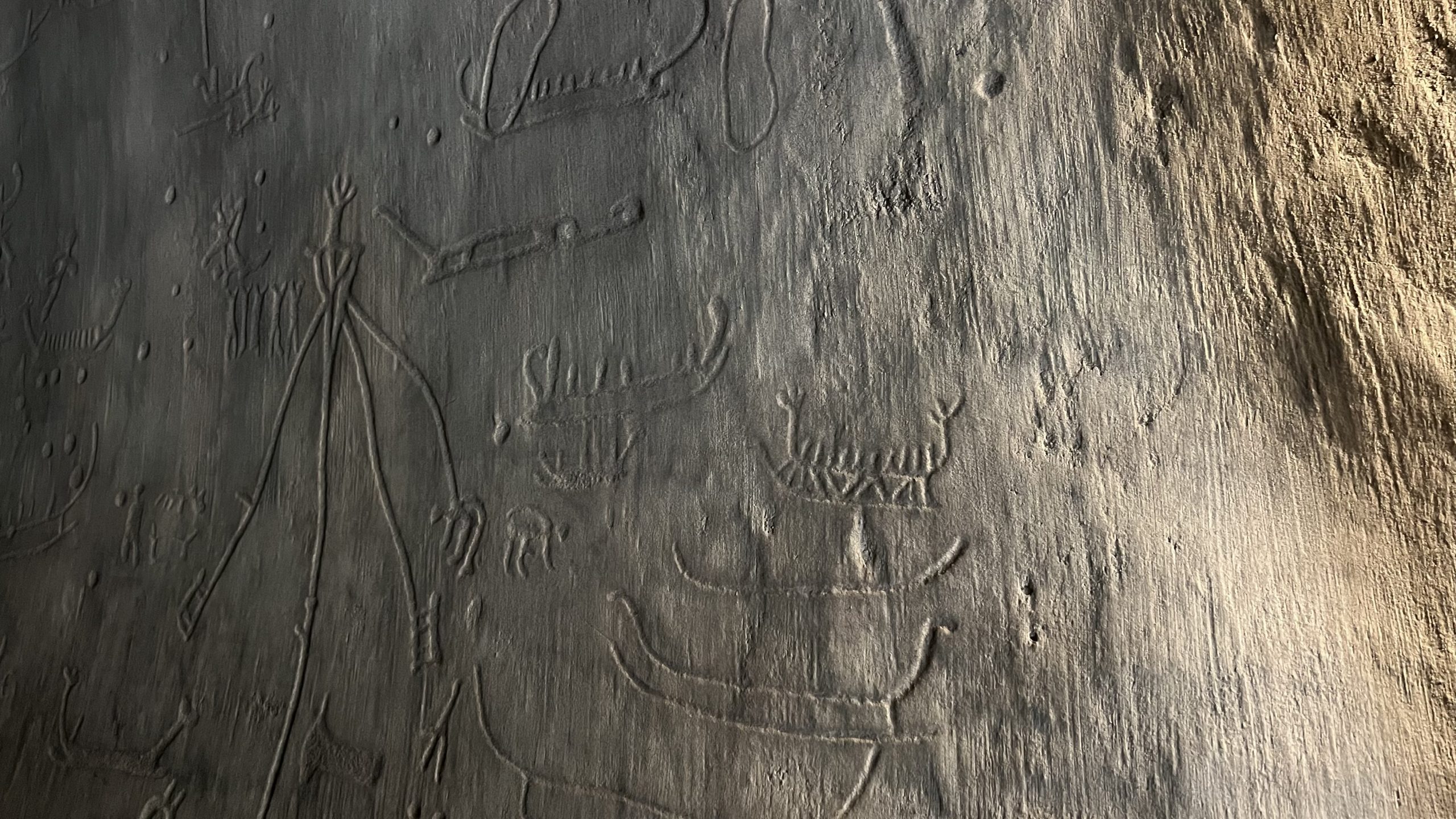 Felszeichnungen in der Ausstellung