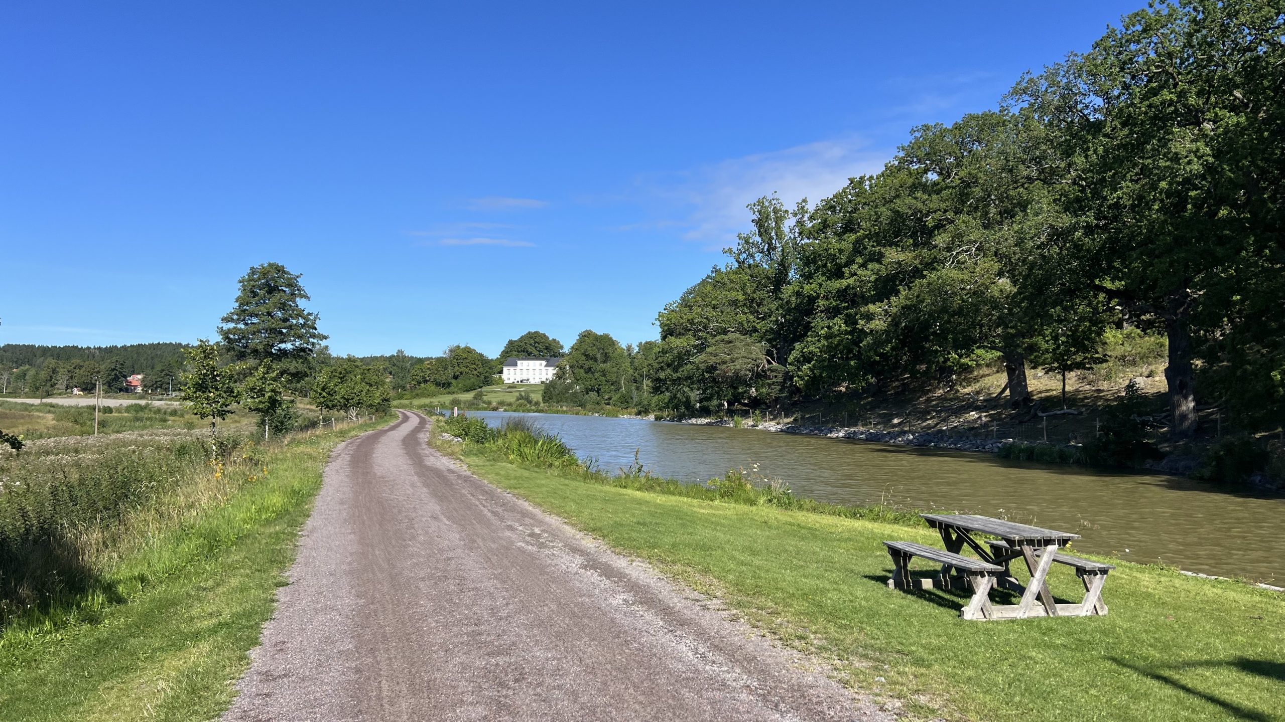 mit dem Fahrrad am Götakanal