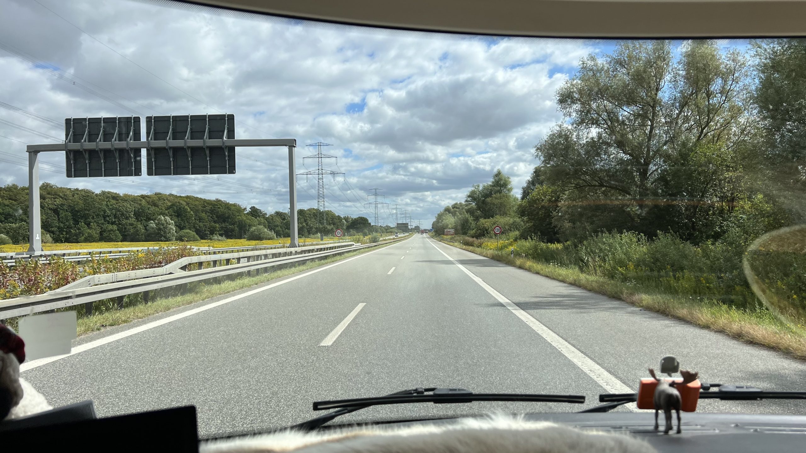 mit dem Wohnmobil auf der Autobahn