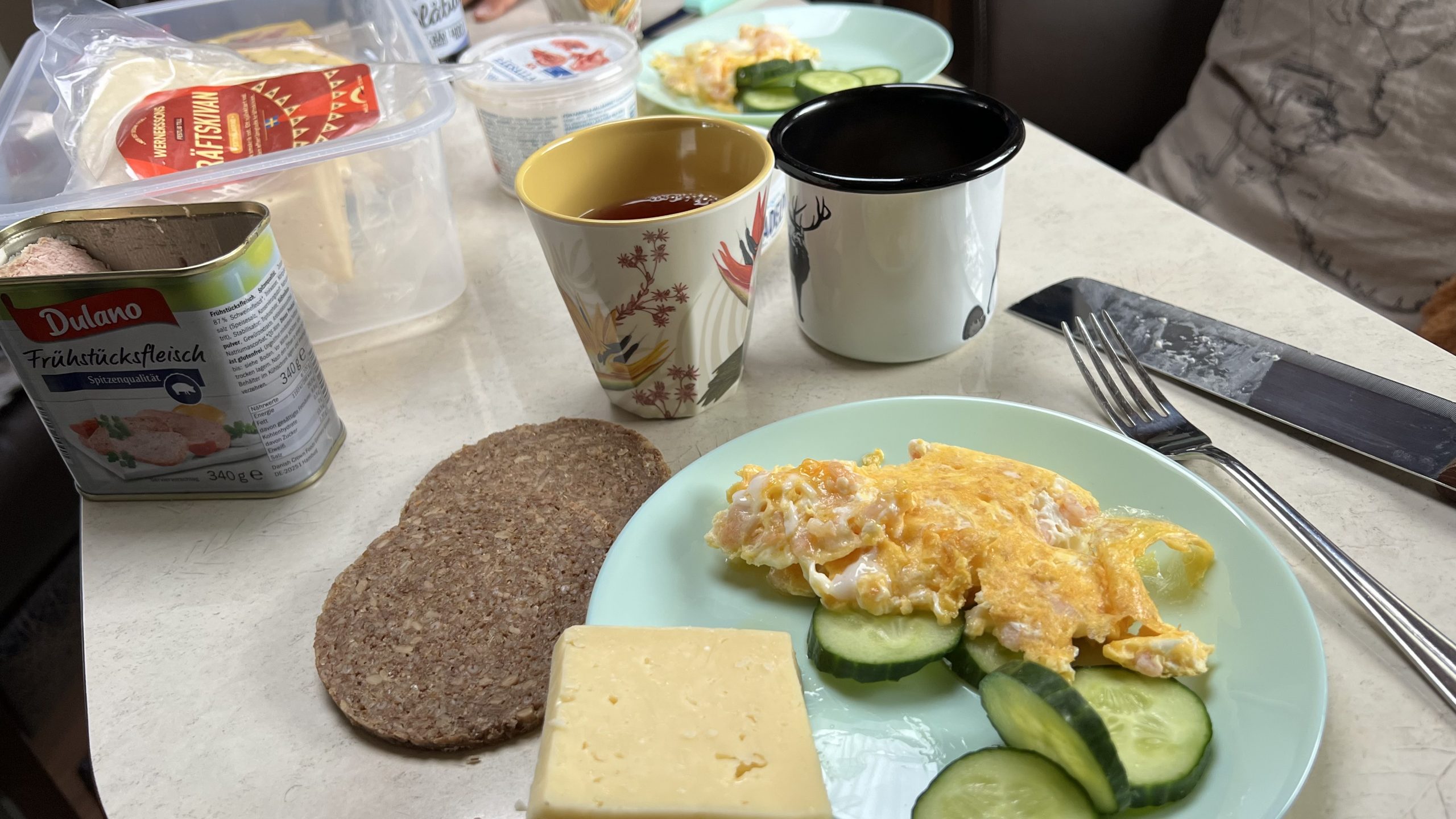 Frühstück in Schweden, Wohnmobil