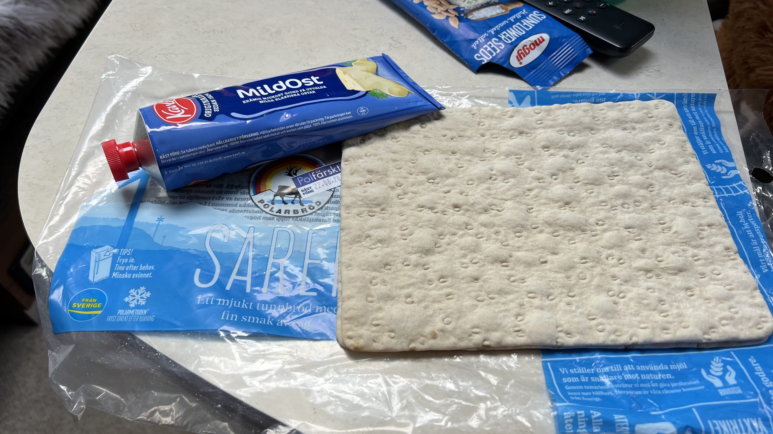 Dünnbrot und Tubenkäse in Schweden