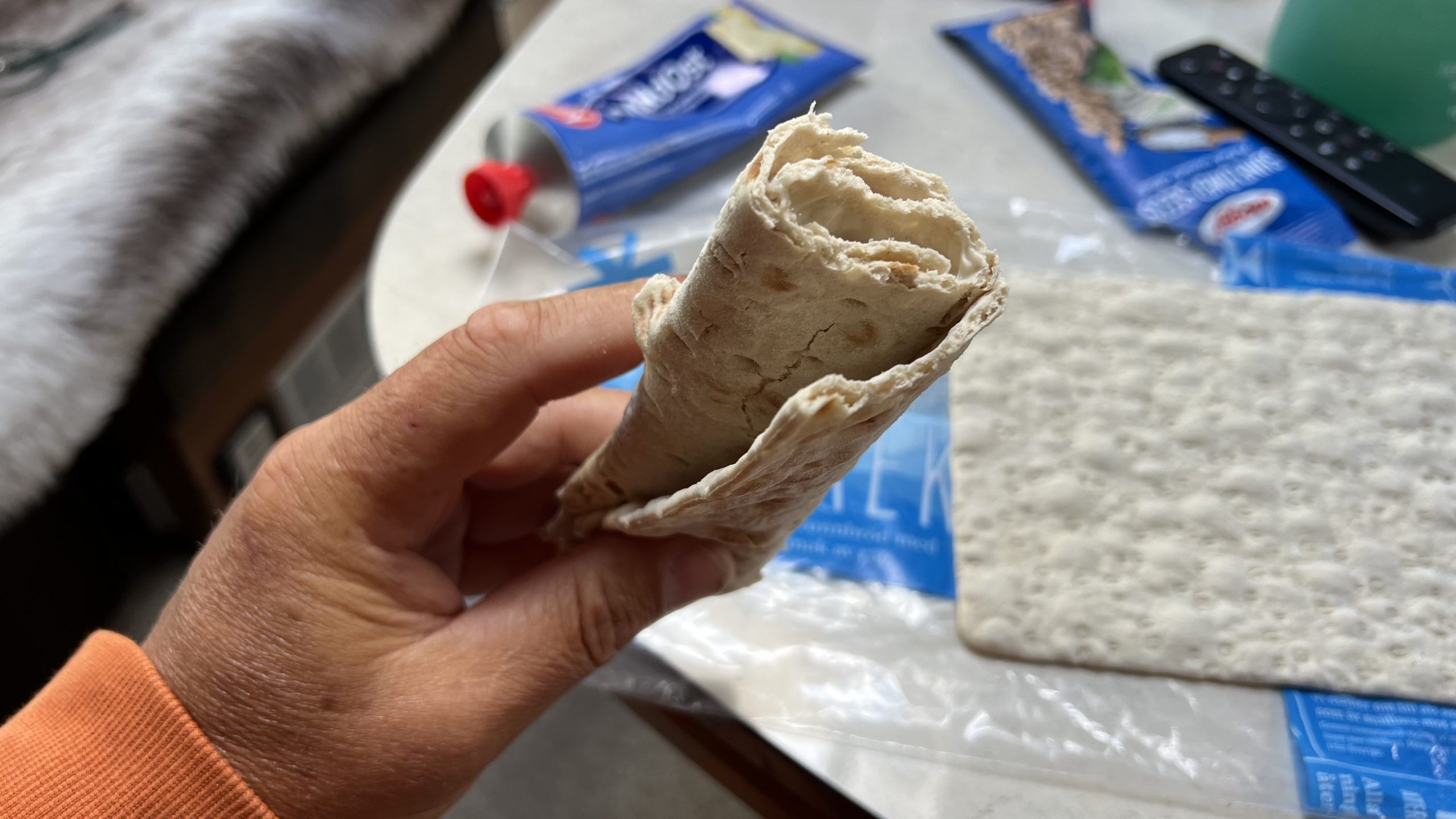 Dünnbrot und Tubenkäse in Schweden