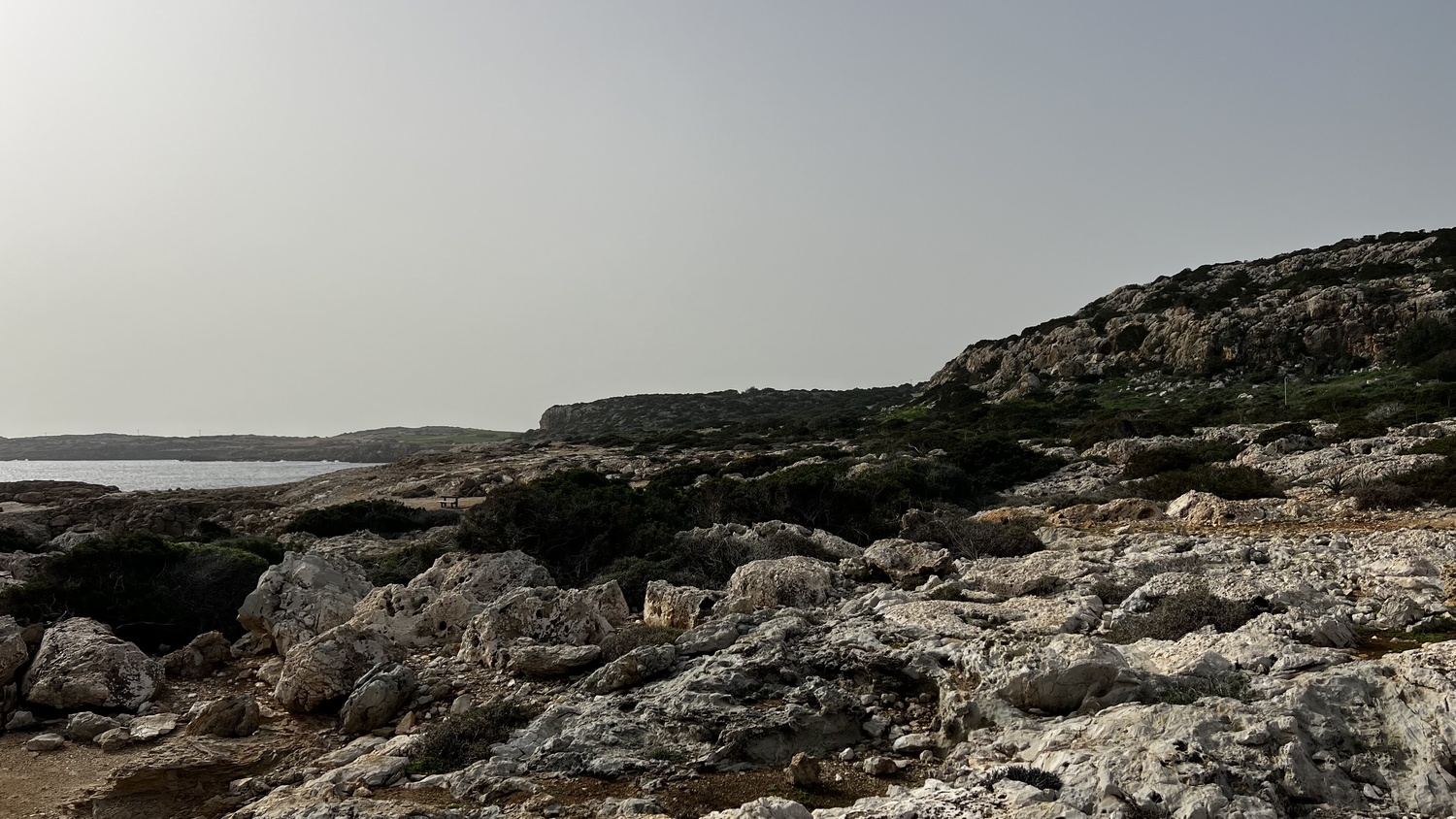 Zyperns schroffe Küste