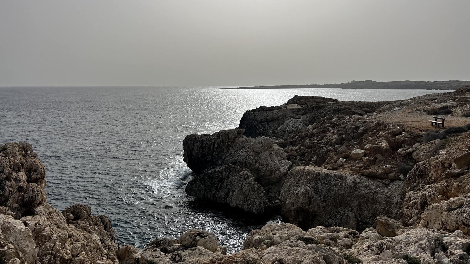 Zyperns schroffe Küste